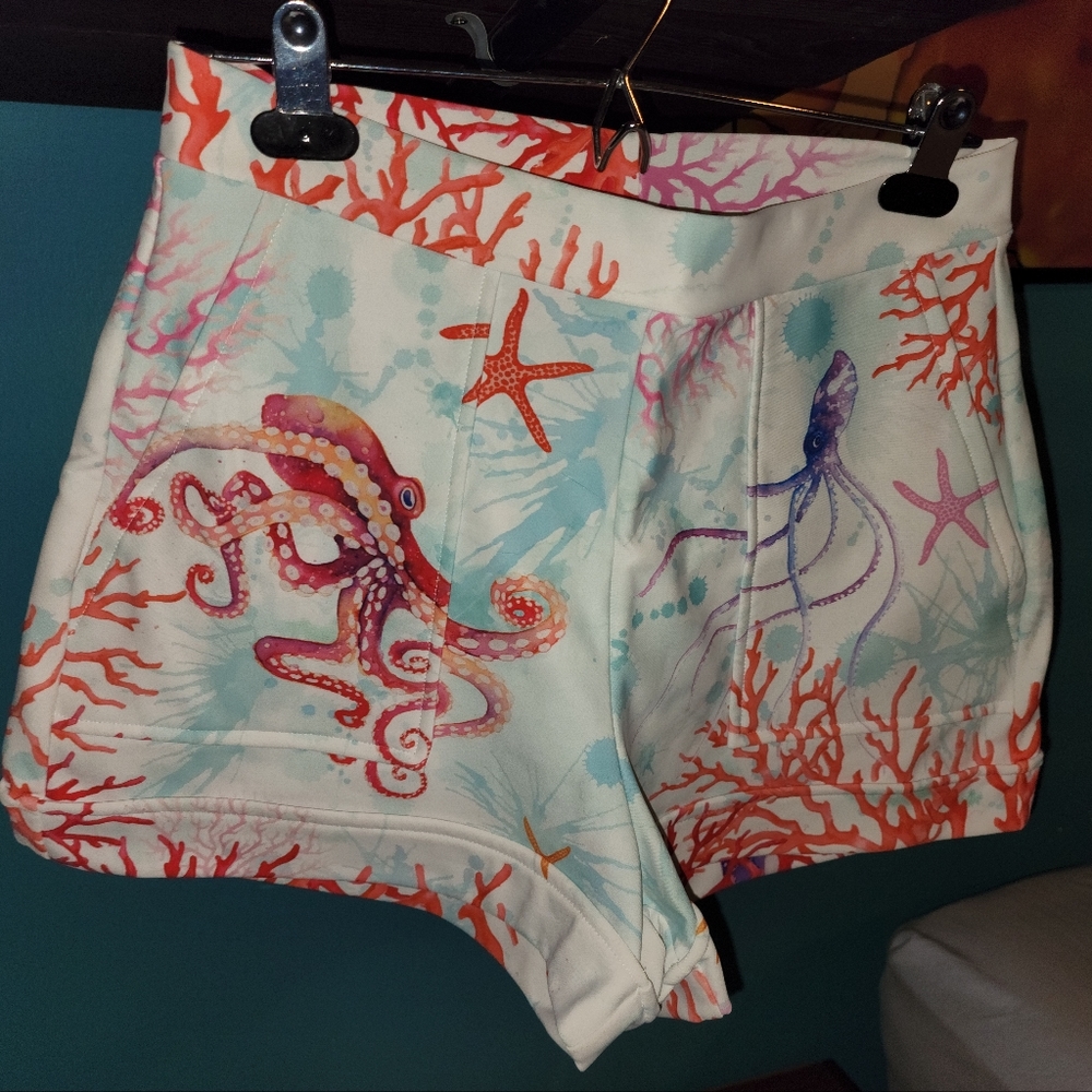 Octopus Garden cuffed shorts